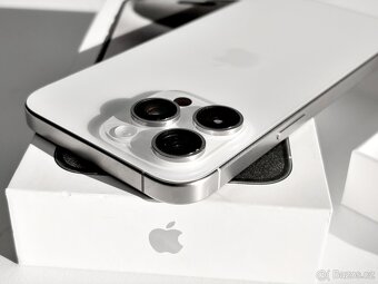 iPhone 15 Pro Max | 256GB, Stříbrný - 4