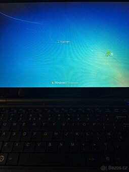 Starší notebook Clevo W83T - 4