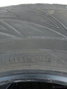 Pneu NOKIAN Dacia Duster 215/65/16 - 4