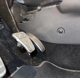 Ford Fiesta ST podložka pod plynový pedál ST180 Mk7 / Mk7.5 - 4