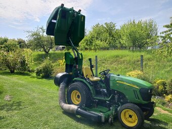 Traktor John Deere 2520 HST - 4