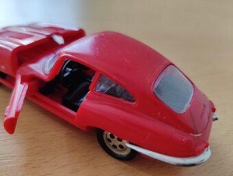 Retro umělohmotné autíčko KDN Jaguar [ECHELLE 1/43] - 4