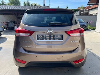HYUNDAI ix20 1.6i 92 KW PDC TEMPOMAT VYHŘ.SEDADLA 2xALU KOLA - 4