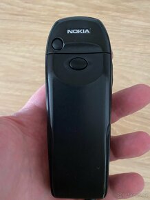 Nokia 6310i černo zlatá - 4