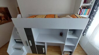 Dětská vyvýšená postel se stolem, skříní a schody- TOP stav - 4