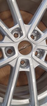 Hyundai i30 Fastback III,alu 18',originál Borbet - 4