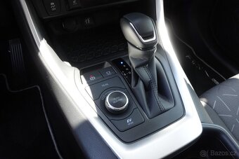 Toyota RAV4 Hybrid 4x4 2021 výbava Active s paketem Bussines - 4