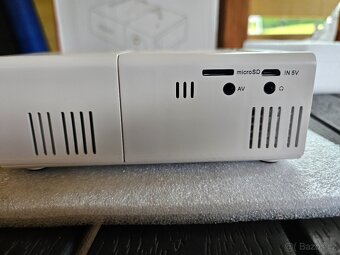 Projektor / miniprojektor - 4