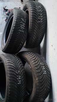 Celoroční pneu 185/60/15  Goodyear Vector 4Seasons - 4