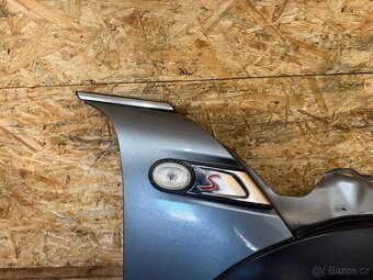 PRAVÝ PŘEDNÍ BLATNÍK MINI COOPER S R56 DARK SILVER METALLIC - 4