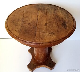 Kulatý stolek - 4