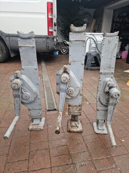 Hřebenovy zvedak 7t. 7t .3.5 t. - 4