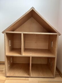 Dřevěný domeček pro panenky - 4