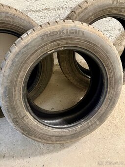 Zimni Nokian 225/60 r17 - 4