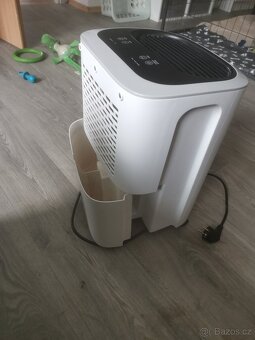 Prodám odvlhčovač Rohnson R-91412-perfektní stav - 4
