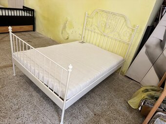 Hezká kovová postel-letiště IKEA LEIRVIK 140x200 - 4