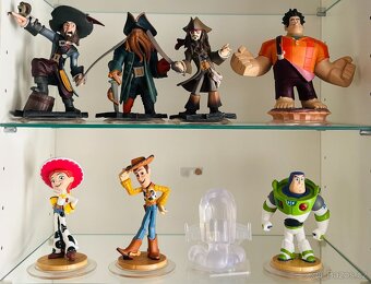 Disney Infinity 3.0, 2.0 Super heroes, 1.0 XBOX, Playstation - 4