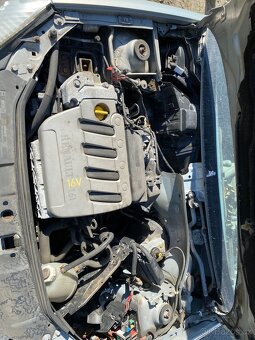 Renault Clio 2 - 1.6 16V - 4
