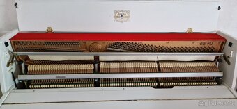 Bílé piano Kawai CE-7N se židlí AKCE ČERVEN VIZ POPIS - 4