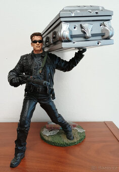 Vzácná figurka T-850 Terminator s rakví od firmy McFarlane - 4