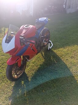 okruhovka Honda CBR 1000 - 4