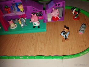 Vláček Peppa Pig, domeček - 4