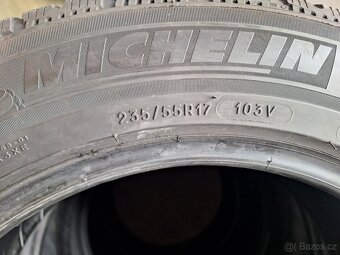 Prodám zimní pneu 235/55/17  103v Michelin - 4