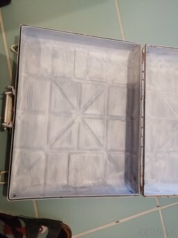 Kufr na granáty - 4