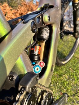 Cannondale Jekyll Carbon 1 2023, barva Beetle Green - 4
