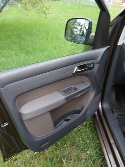 VW CADDY 1,6 BI-FUEL, 7 míst, long verze - 4