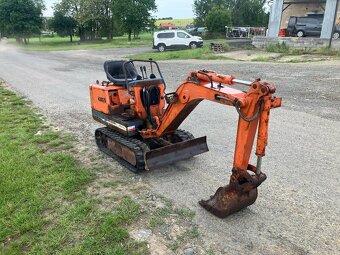 JAPONSKÝ MINIBAGR KUBOTA KH-007 750KG - 4