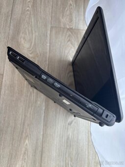 Funkční notebook HP s grafikou ATI - 4