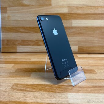 iPhone 8 256GB, černý (12 měsíců záruka) - 4