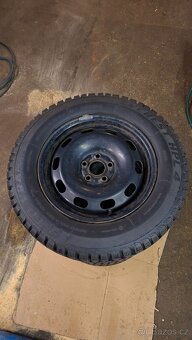 195/65/15 zimní na plechových discích - 4