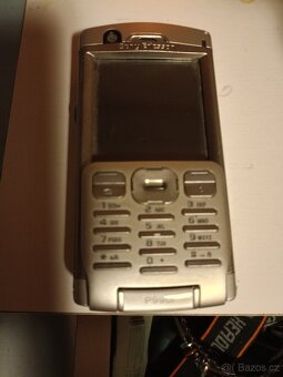 Sony-Ericson P 990i - 4