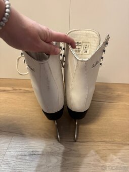 Dámské zimní brusle - 4