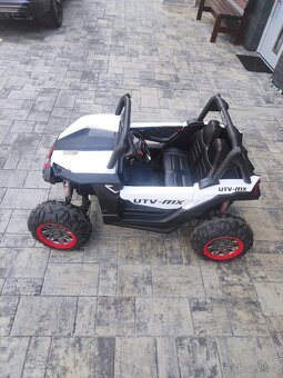 prodám dětské elektrické autíčko 4x4 UTV MX - 4