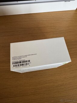 Apple AirPods Pro 3 - 4