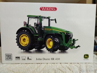 Wiking model zemědělského stroje John Deere 8R - 4
