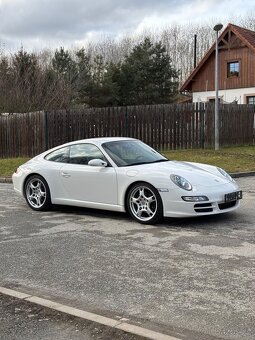 Porsche 911 Carrera - 4