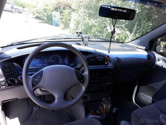 Chrysler Grand Voyager 2,5 TD - 4