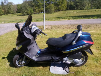 Piaggio X EVO 125 - 4