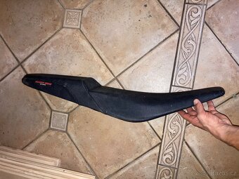 Sedlo s boulí (seat bump) ktm husquarna gasgas - 4