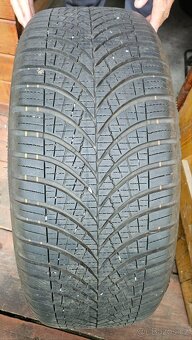 ZÁNOVNÍ Goodyear Vector 4seasons235/50 R19 + disky - 4