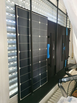 Generátor energie se 2 bateriemi a 2 solárními panely od BLU - 4