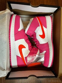 Boty NIKE AIR JORDAN 1MID(GS) velikosti 38.5 EUR - 4