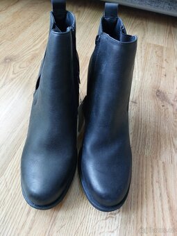 NOVÉ kotníkové zimní boty velikost 39 PC 899,- - 4