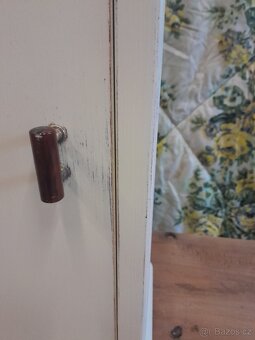 Závěsná skříňka - 4