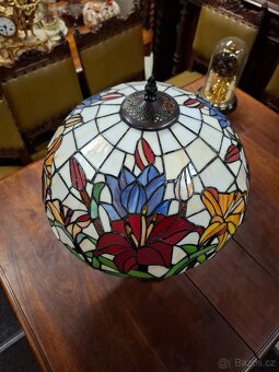 Vitrážová stolní lampa Tifany - 4