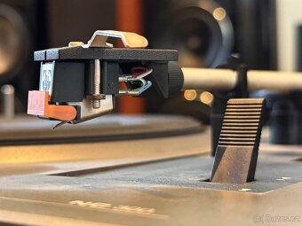 Tesla NC 300 gramofon - 4